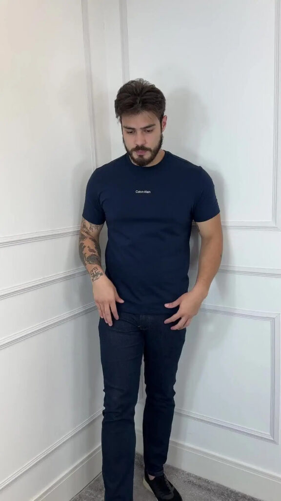 Camiseta Calvin Klein Flame Front Logo Azul Marinho